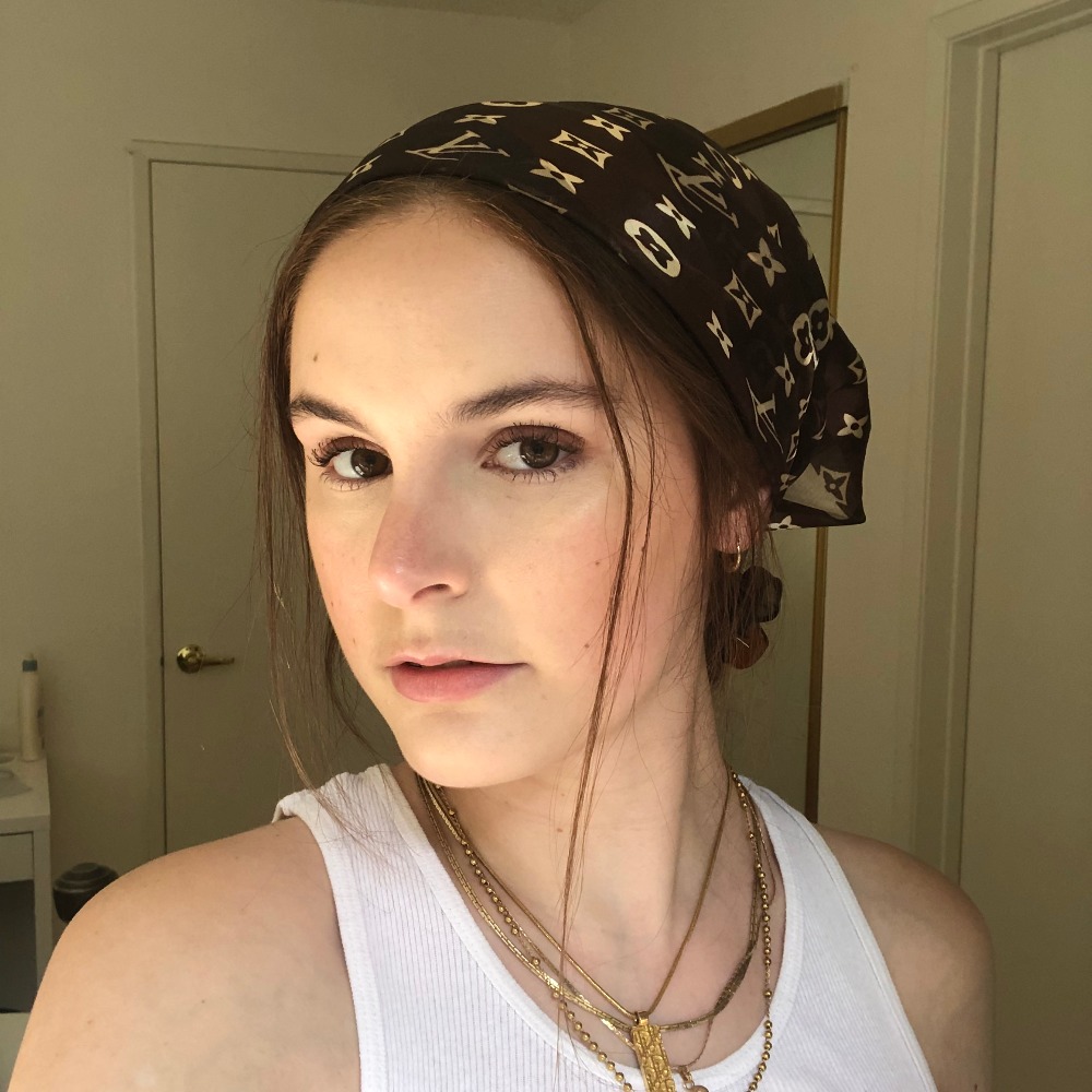 Meet your Posher, Holly